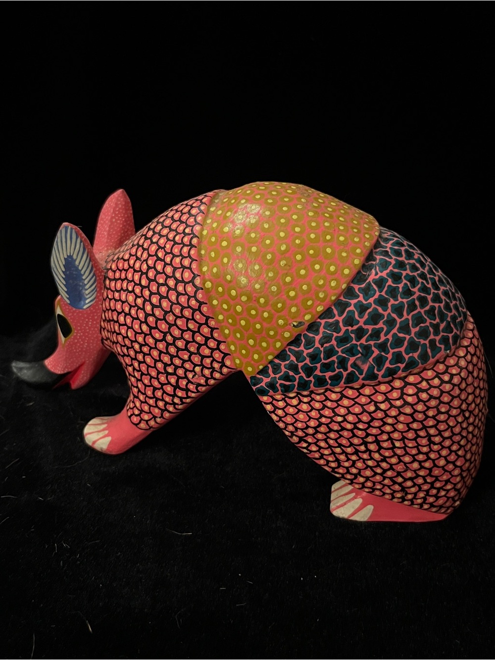 Handcrafted Oaxacan Wood Armadillo Alebrije Pink Signed R. Hernandez No Tail - Picture 7 of 10